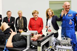 Angela Merkel beim EAC und DLR in Köln