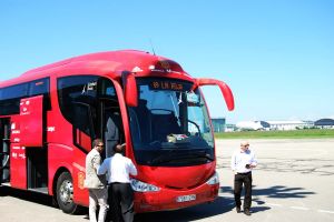Rote Furie fliegt über Bodensee-Airport