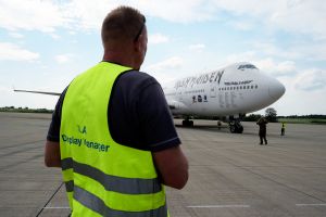 Iron Maiden: Bruce Dickinson fliegt mit Jumbo-Jet zur ILA Berlin