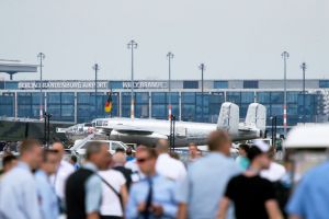 ILA mit Sonne für Hersteller, Agenturen und Besucher