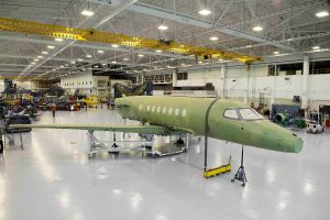 Cessna setzt erste Citation Longitude unter Strom