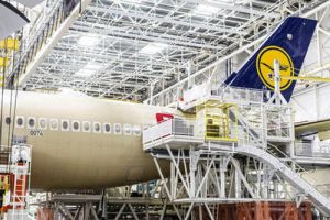 D-AIXA: Erste A350-900 XWB für Lufthansa verlässt Halle