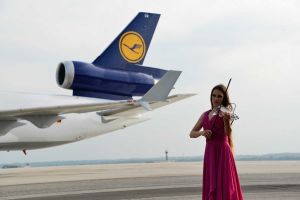 MD-11-Frachter D-ALCM der Lufthansa "Buongiorno Italy"