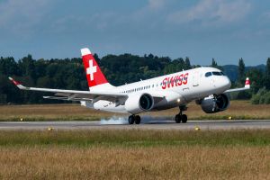 Bombardier CS100 bei SWISS angekommen und getauft