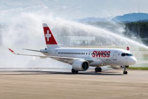 Bombardier CS100 bei SWISS angekommen und getauft