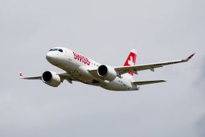 CS100 bei SWISS im ersten Linienflug