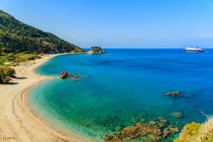 Ferienverkehr an Flughäfen – Vor der Reise zu beachten 