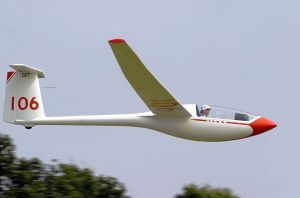 Handwechsel am Steuer: Segelflugzeug stürzte ab