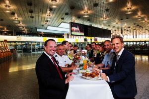 Wohltätigkeitsdinner im Terminal auf 440 Meter