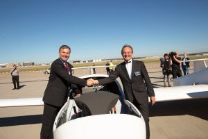 Pipistrel mit Brennstoffzelle am Flughafen Stuttgart