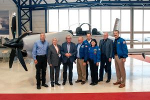 Austronauten besuchen Diamond Aircraft in Österreich