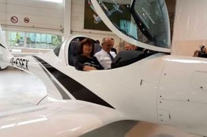 Ministerpräsident Woitke bei Aquila Aviation