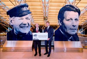 Hamburg Airport jetzt mit Namenszusatz "Helmut Schmidt"