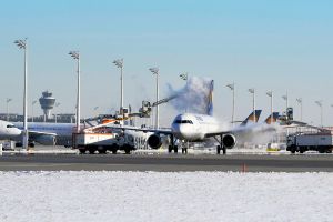 Flugzeugenteisung auf Hochtouren