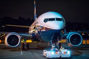 Boeing lässt erstes Flugzeug der 737 MAX 9 aus dem Hangar