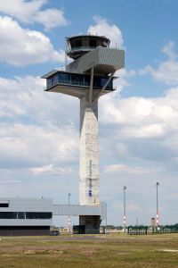 Tower der Flugsicherung in Berlin steht seit fünf Jahren