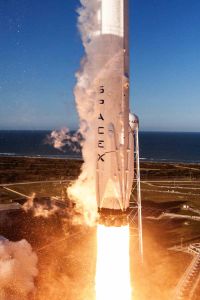 SpaceX startet erste Mehrweg-Rakete ins All