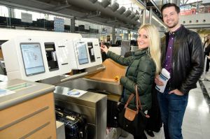 Self Bag Drop am Flughafen Stuttgart