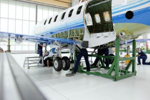 Wing mate in Stans für ersten Serien-Pilatus PC-24